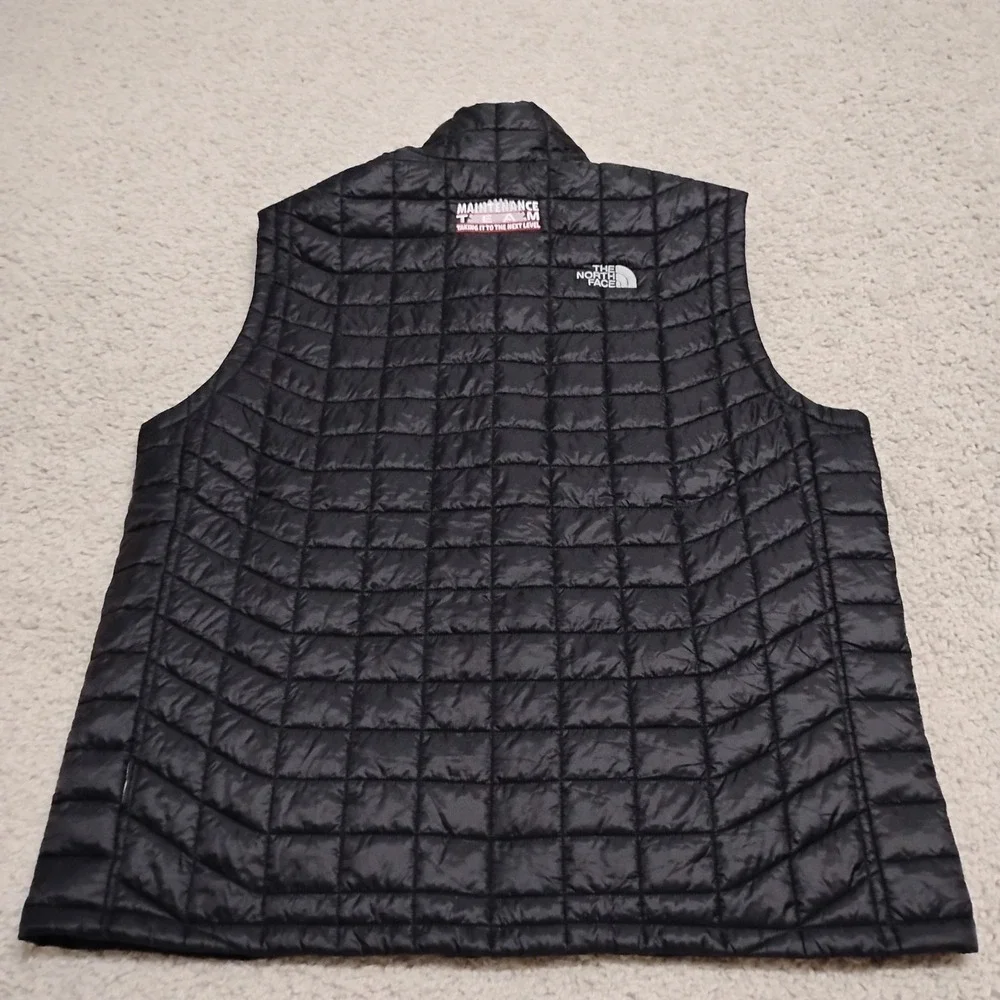 The North Face ThermoBall Eco Vest Mens XL Black Puffer Hiking Camp Lightweight